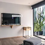 Casai Luxury & Designer Apt In The Best Location!